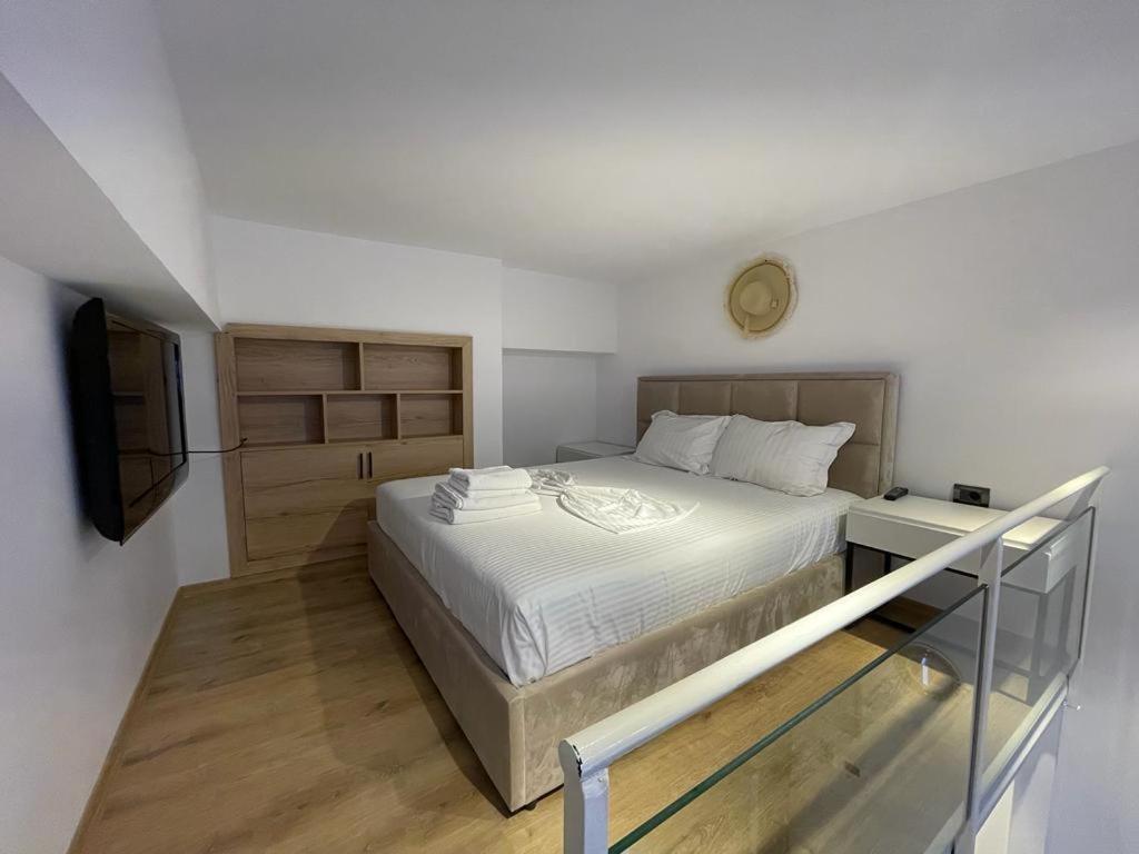 Duplex Lungomare Suites Vlore Bagian luar foto